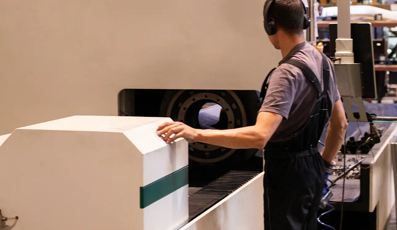 Как производят мебель на металлокаркасе?