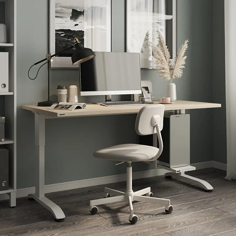 Домашнее рабочее место в темных цветах